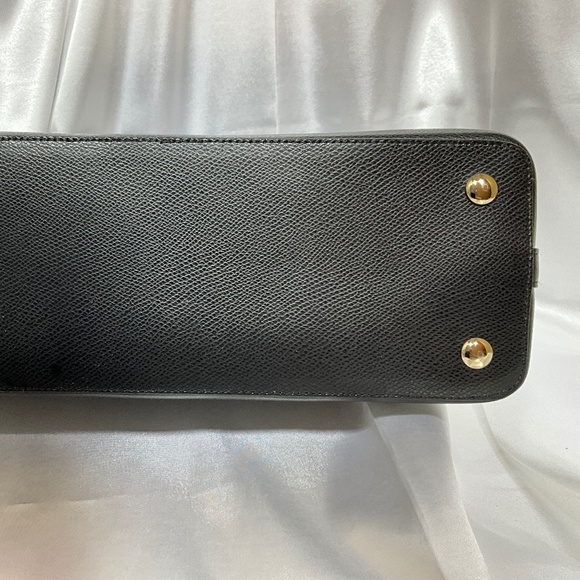 Coach Sierra Dome bag. Black leather with gold tone hardware. 130-H4b - Picture 7 of 8